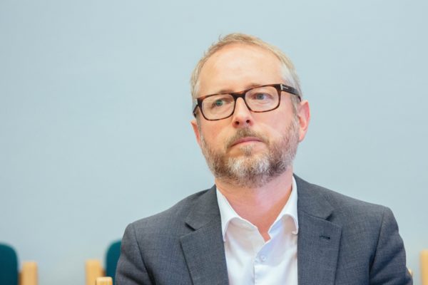 Bård Vegar Solhjell advarer mot identitetspolitikken